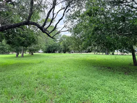 702 E Courthouse St, Cuero, TX 77954 photo 9