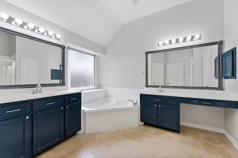 Bath - 29823 Spring Terrace Dr, Spring, TX 77386 photo 4 of 6