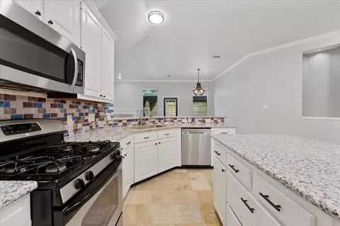 Kitchen - 29823 Spring Terrace Dr, Spring, TX 77386 photo 4 of 5
