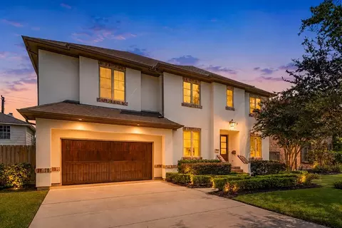 5216 Locust St, Bellaire, TX 77401