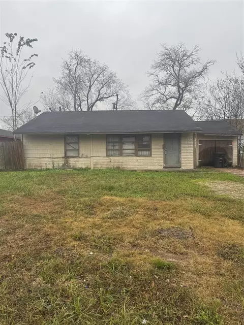 5950 Doolittle Blvd, Houston, TX 77033