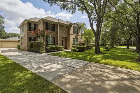 9314 Walnut Brook Ct, Houston, TX 77040