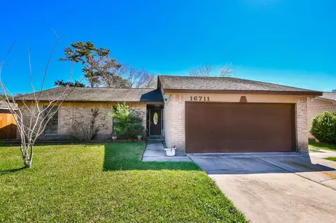 16711 Ribbonridge Dr, Sugar Land, TX 77498