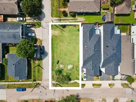 1211 Northwood St, Houston, TX 77009
