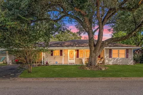 1811 Myrtle St, Liberty, TX 77575
