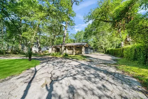 1317 Plantation Dr, Dickinson, TX 77539