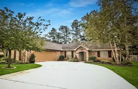 648 Spring Forest Dr, Conroe, TX 77302 photo 1