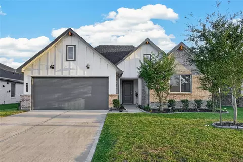 9713 Wall St, Texas City, TX 77591