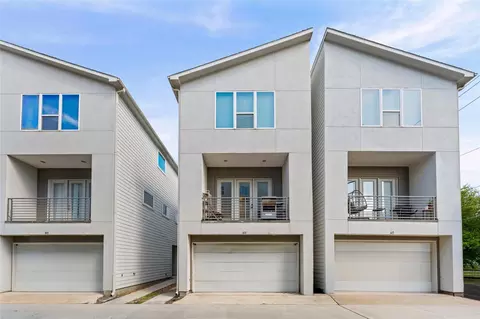 615 Bayou, Houston, TX 77020