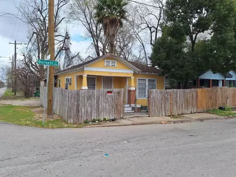 2901 Burkett St, Houston, TX 77004