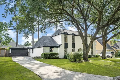 14015 Cleobrook Dr, Houston, TX 77070