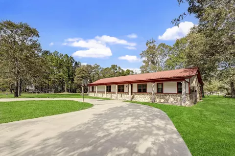 Exterior - 858 Big Hawg Dr, Trinity, TX 75862 photo 4 of 12
