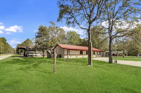 Exterior - 858 Big Hawg Dr, Trinity, TX 75862 photo 3 of 12