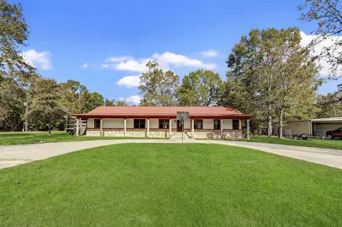 Exterior - 858 Big Hawg Dr, Trinity, TX 75862 photo 2 of 12