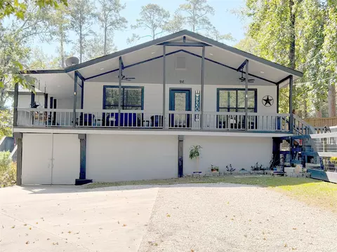 94 Gov Bell Dr, Point Blank, TX 77364