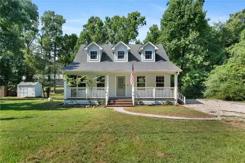 293 Commodore Dr, Livingston, TX 77351