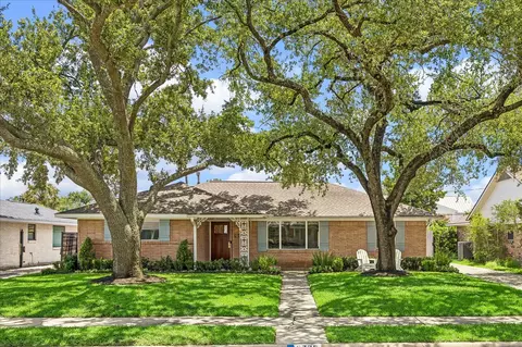 6735 Lindyann Ln, Houston, TX 77008