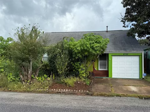 4728 Avenue R, Galveston, TX 77551
