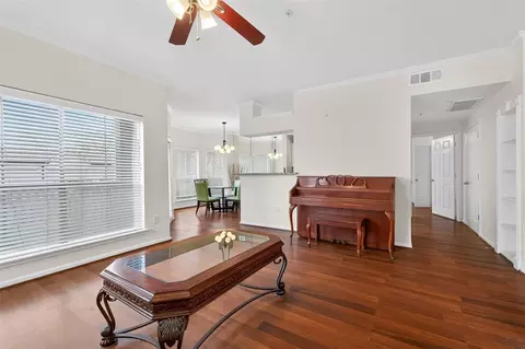 1330 Old Spanish Trl #1101, Houston, TX 77054