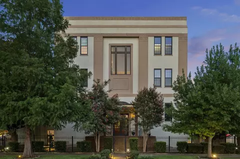 1100 Harvard St #9, Houston, TX 77008