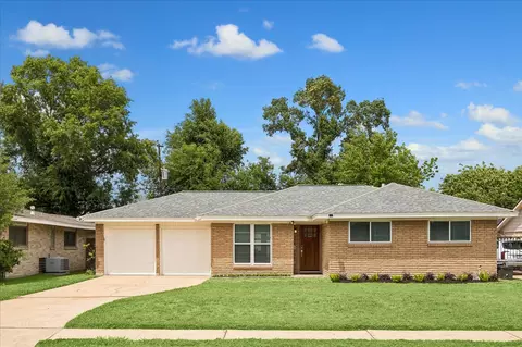 2211 Haverhill Dr, Houston, TX 77008