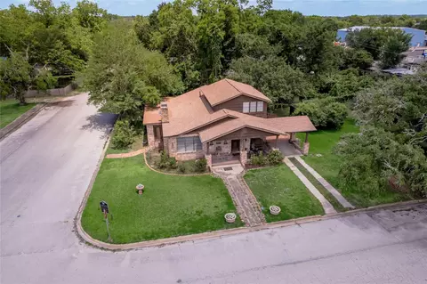 100 W Caroline St, Trinity, TX 75862