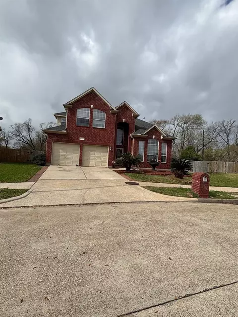 226 Persimmon Dr, Baytown, TX 77520