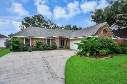15818 Sweetwater Creek Dr, Houston, TX 77095