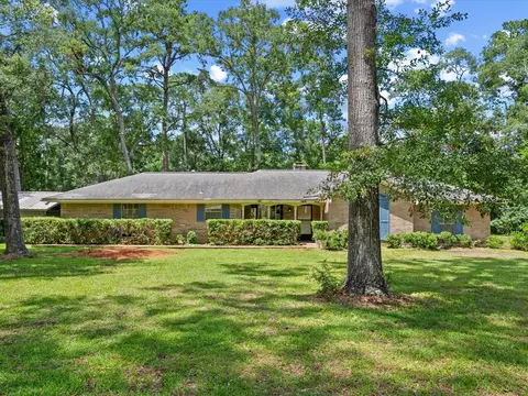 1819 Pin Oak Dr, Conroe, TX 77301 photo 1