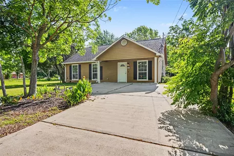326 S Bell Dr, Texas City, TX 77591