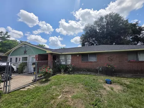 5233 Breen Dr, Houston, TX 77086