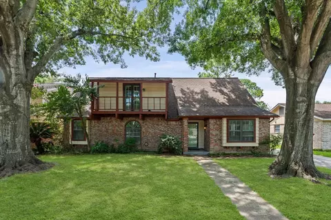 11914 Meadowtrail Ln, Meadows Place, TX 77477