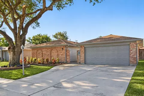 855 Silverpines Rd, Houston, TX 77062