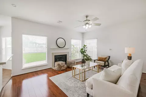 139 High Meadows Dr, Sugar Land, TX 77479