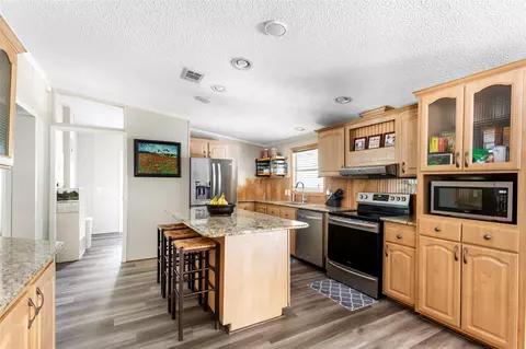 Kitchen - 29430 E Irvin Rd, Huffman, TX 77336 photo 2 of 4