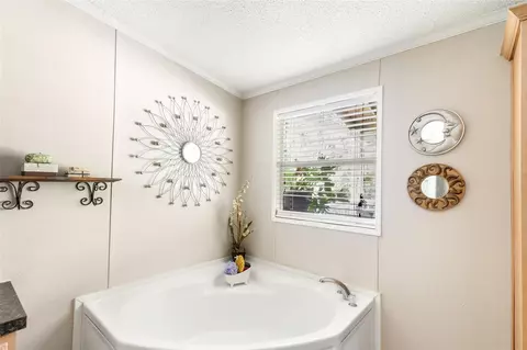 Bath - 29430 E Irvin Rd, Huffman, TX 77336 photo 4 of 4