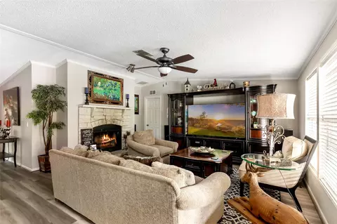 Living - 29430 E Irvin Rd, Huffman, TX 77336 photo 1 of 4