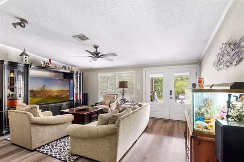 Living - 29430 E Irvin Rd, Huffman, TX 77336 photo 2 of 4