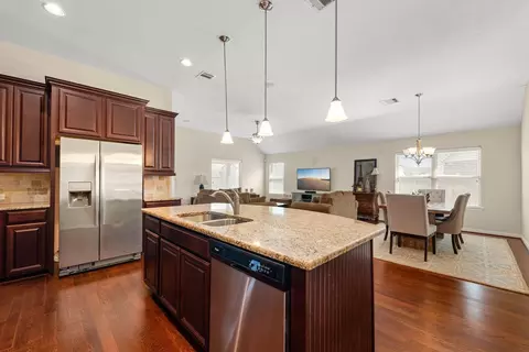 6200 Glenn Hills Ln, League City, TX 77573