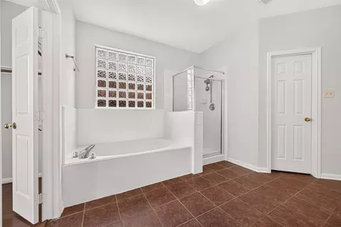 Bath - 17435 Memorial Crest Dr, Spring, TX 77379 photo 3 of 6