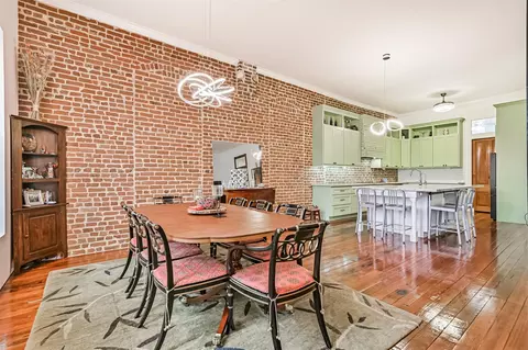 1805 Market St, Galveston, TX 77550