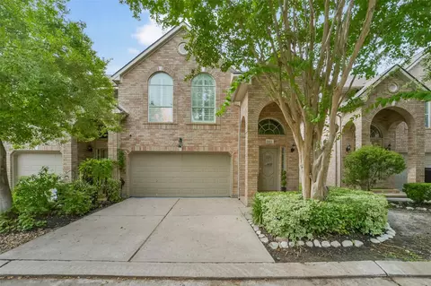 7539 S Linpar Ct, Houston, TX 77040