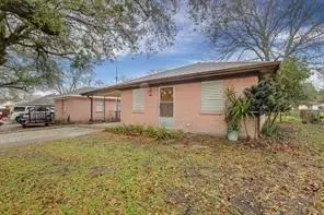 1114 Main St, La Marque, TX 77568