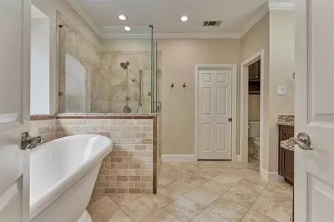 Bath - 6603 Etchstone Dr, Spring, TX 77389 photo 3 of 6