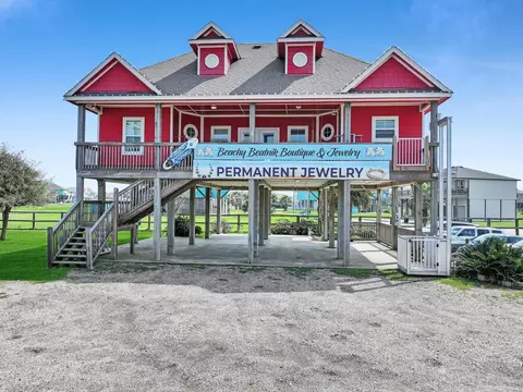 970 Surfside Dr, Crystal Beach, TX 77650