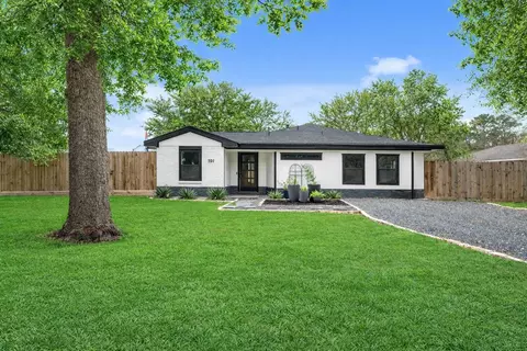 701 W 39th St, Houston, TX 77018
