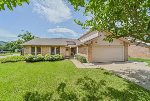 9907 Sageorchard Ln, Houston, TX 77089