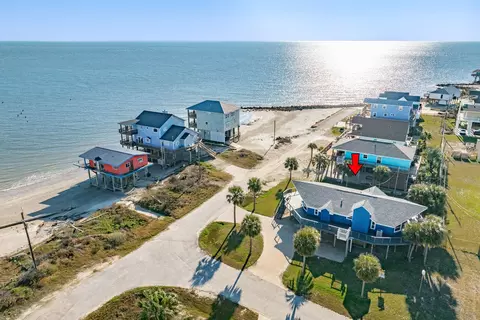 13135 Gulf Beach Dr, Freeport, TX 77541
