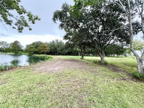 00 W Bayshore Dr, Anahuac, TX 77514