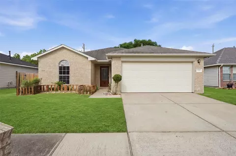 3435 Red Cedar Dr, Baytown, TX 77521